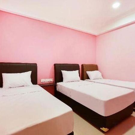 Oyo 89387 Sun Keerana Hotel Klang Buitenkant foto