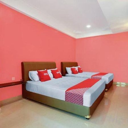 Oyo 89387 Sun Keerana Hotel Klang Buitenkant foto