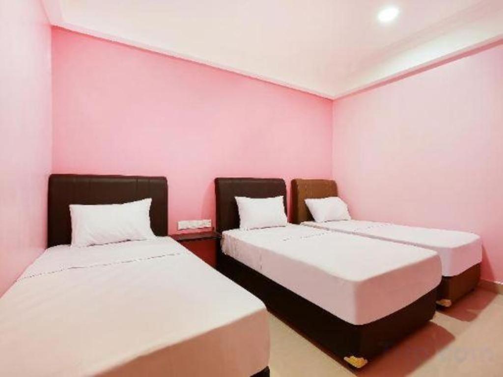 Oyo 89387 Sun Keerana Hotel Klang Buitenkant foto