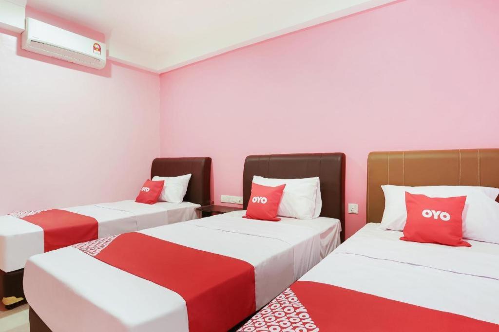 Oyo 89387 Sun Keerana Hotel Klang Buitenkant foto