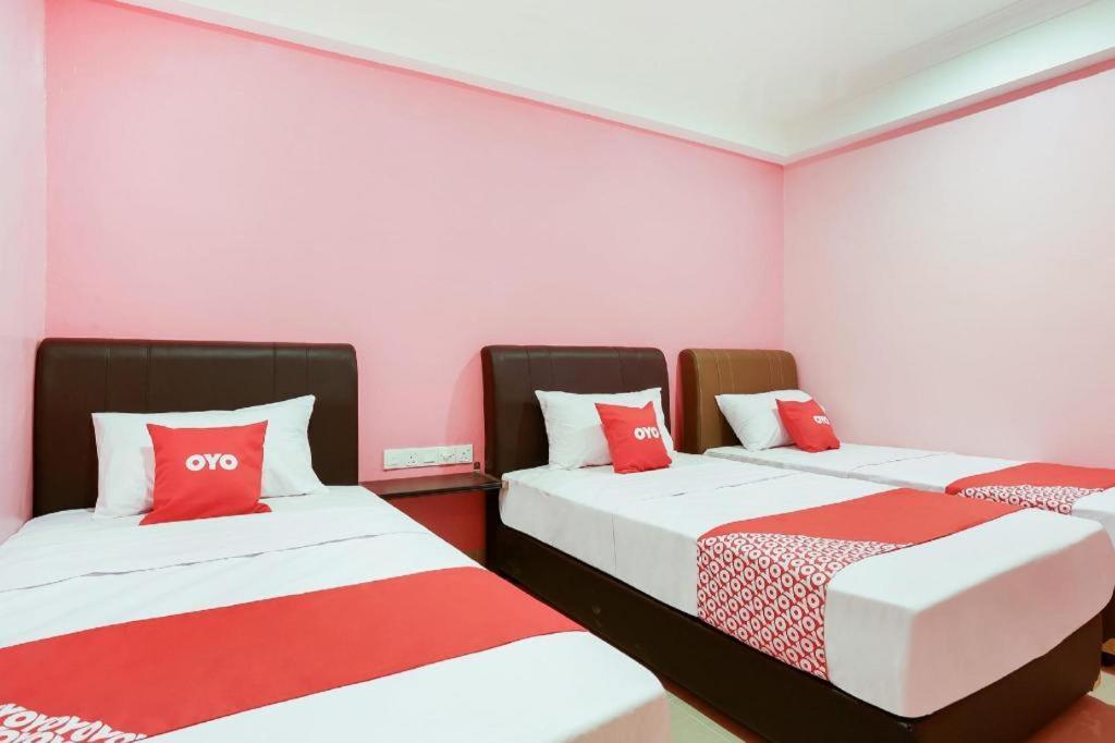 Oyo 89387 Sun Keerana Hotel Klang Buitenkant foto