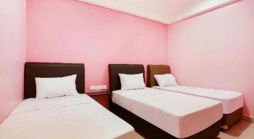 Oyo 89387 Sun Keerana Hotel Klang Buitenkant foto
