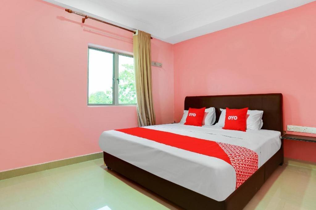 Oyo 89387 Sun Keerana Hotel Klang Buitenkant foto