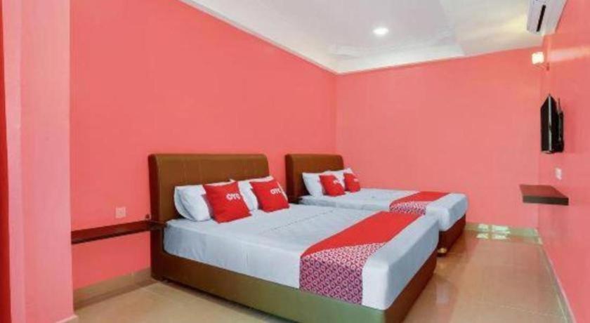 Oyo 89387 Sun Keerana Hotel Klang Buitenkant foto