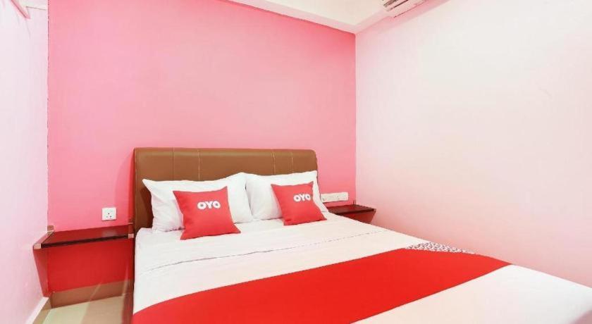 Oyo 89387 Sun Keerana Hotel Klang Buitenkant foto