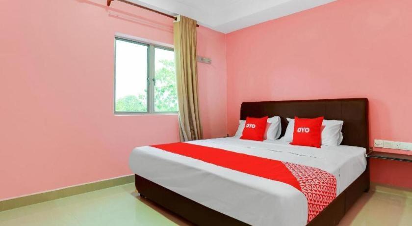 Oyo 89387 Sun Keerana Hotel Klang Buitenkant foto