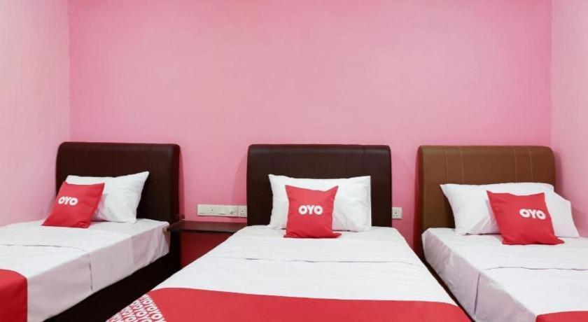 Oyo 89387 Sun Keerana Hotel Klang Buitenkant foto