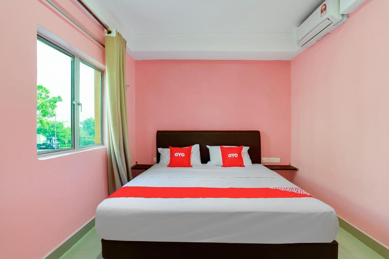 Oyo 89387 Sun Keerana Hotel Klang Buitenkant foto