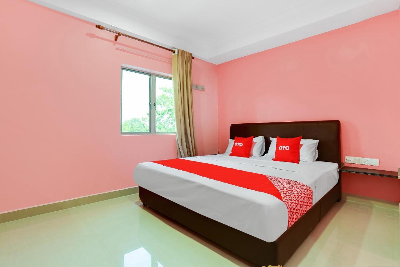 Oyo 89387 Sun Keerana Hotel Klang Buitenkant foto