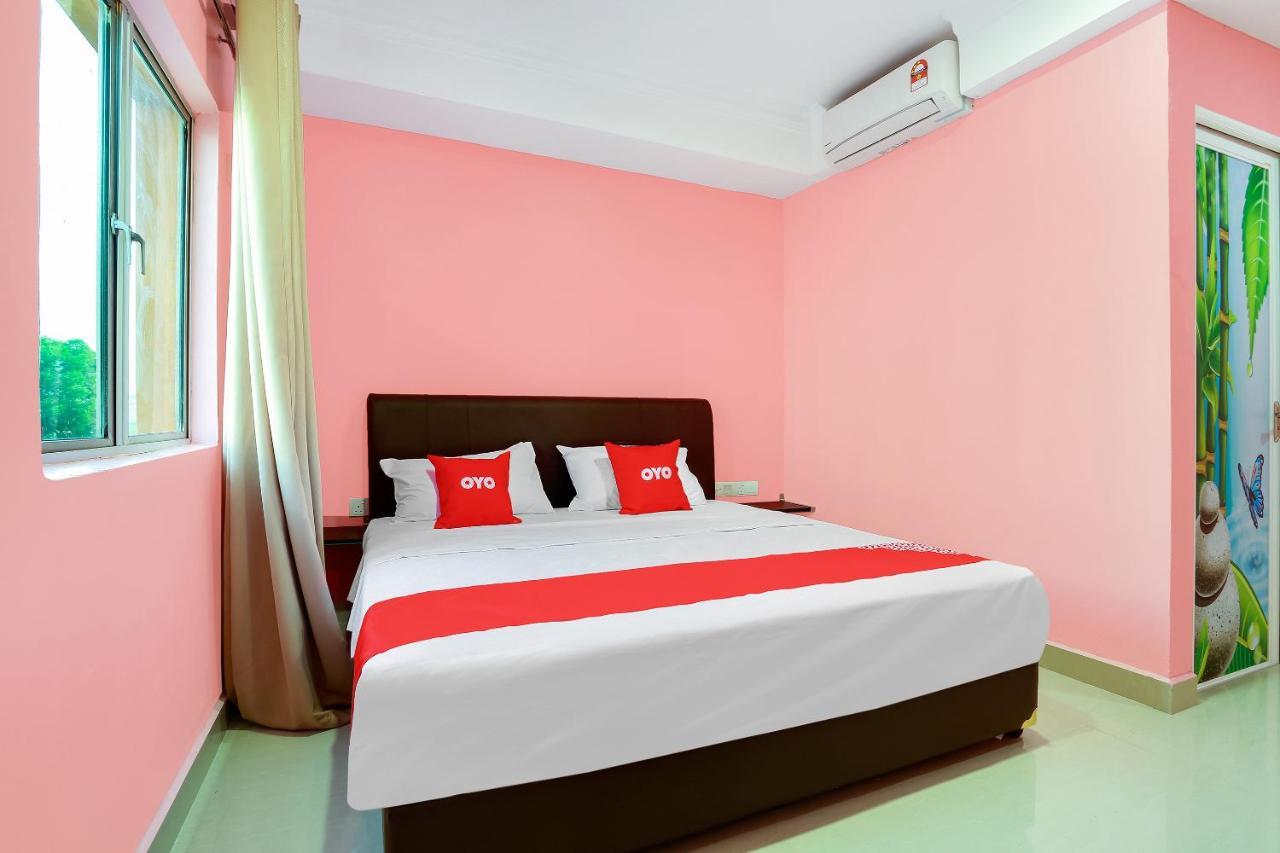 Oyo 89387 Sun Keerana Hotel Klang Buitenkant foto