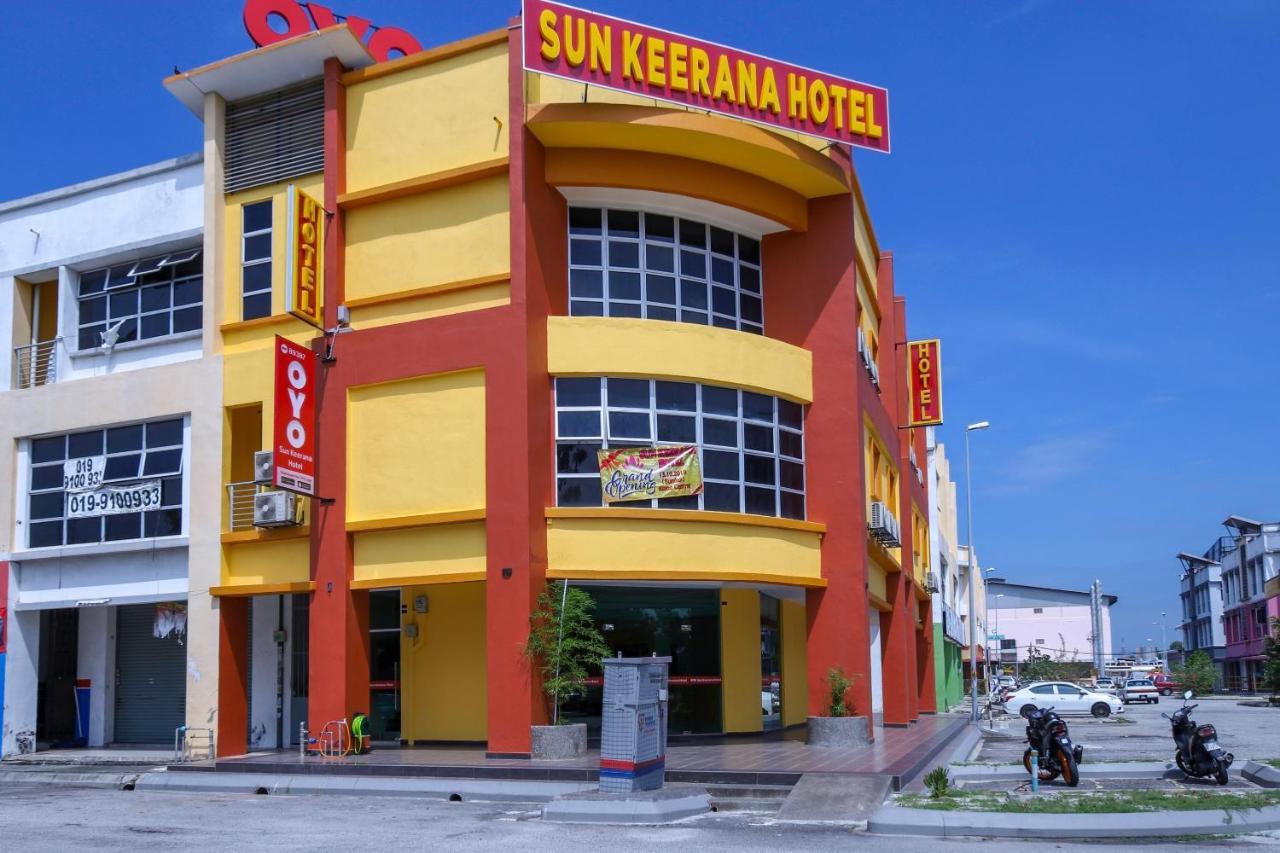Oyo 89387 Sun Keerana Hotel Klang Buitenkant foto